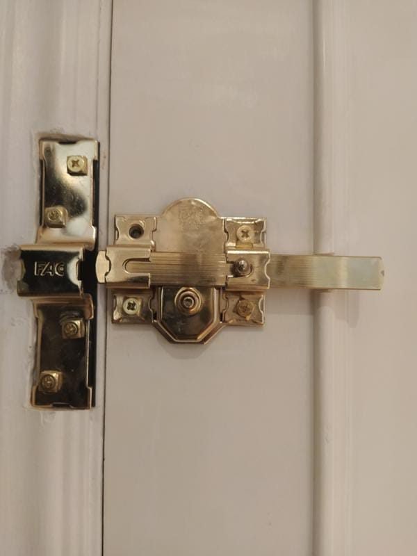 Cerrojo de alta seguridad FAC instalado
